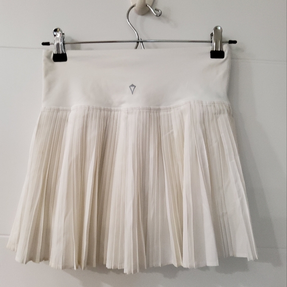 Ivivva Lululemon Pleat The Hiat Skirt Size 12 - Picture 3 of 8